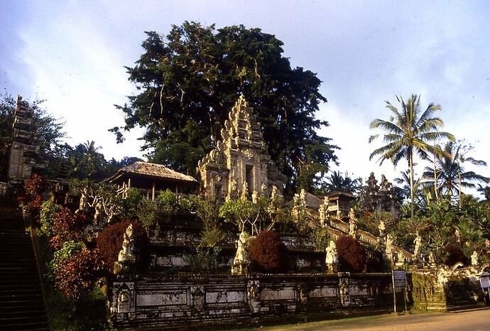 Re: 17 JOURS A BALI - yensabai