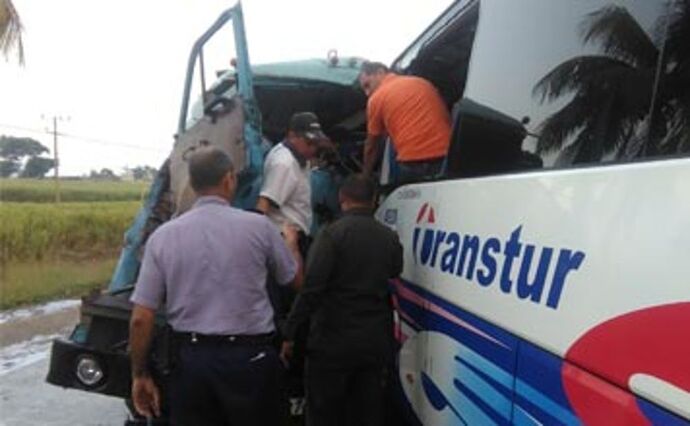 Un bus Transtur en mauvaise posture - chavitomiamor