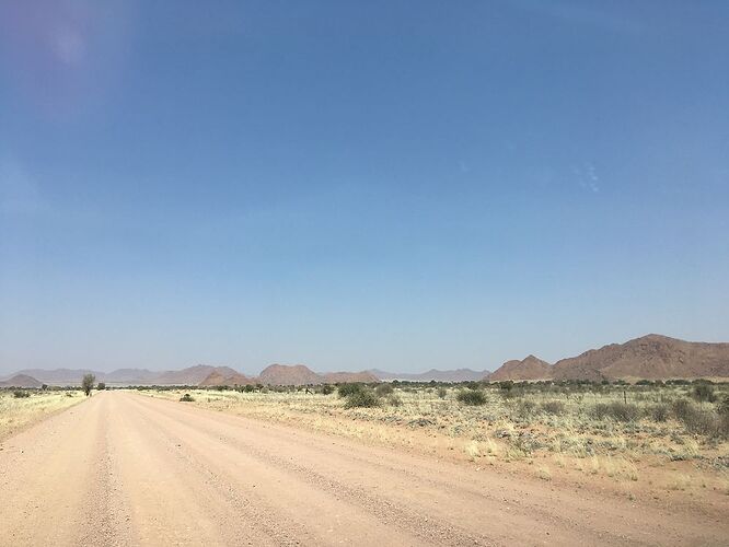 Cap à l'ouest : En direction des Tsarisberge. - PATOUTAILLE