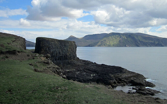 Seconde journée dans l'île de Canna . Visite de Sanday - calamity jane