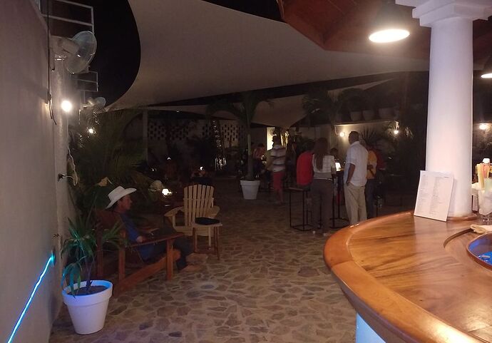 nouveau restaurant bar à  Viñales - vincentco