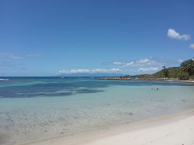 Re: L'anse Des Rochers à Saint-François en Guadeloupe - Sophie2433