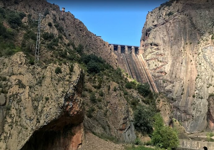 Centrale hydroélectrique et barrage d'Escales.