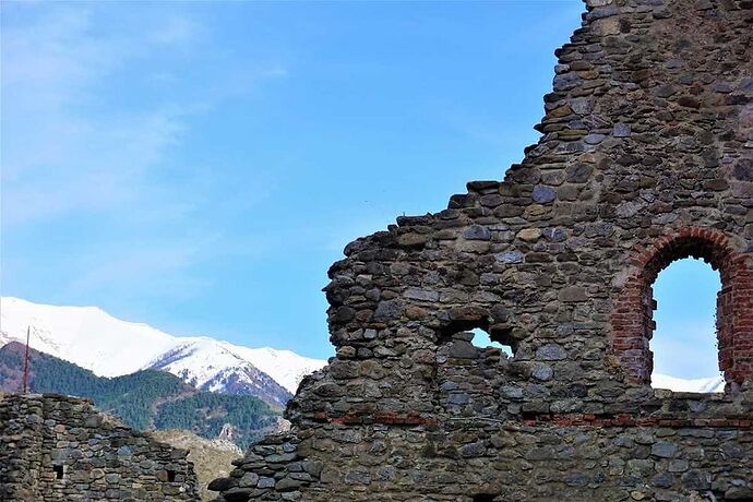 La Brigue, un village authentique ou tradition rime avec pépites à découvrir - Rencontres et Voyagite