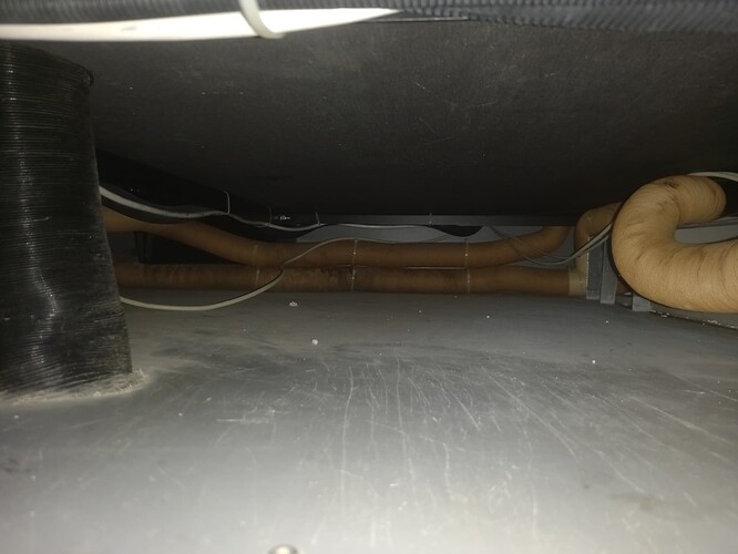 Passage des câbles dans le double plancher