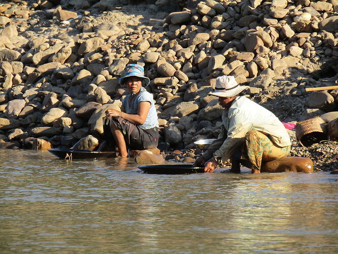 Du Sud au Nord, les milles couleurs du Laos - N-Gwen