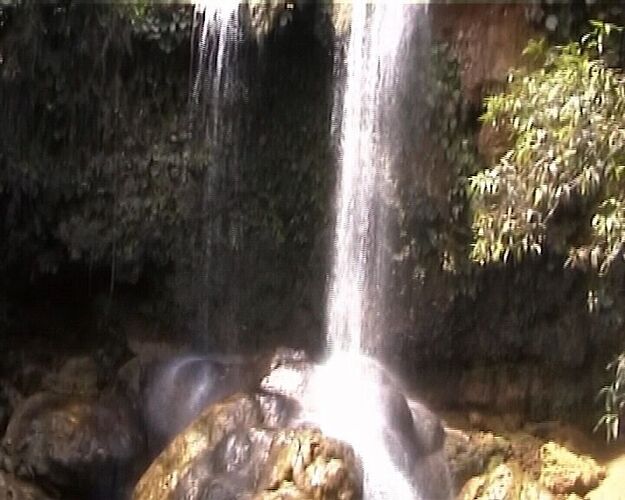Soroa la cascade et le jardin aux Orchidées - JIMINII