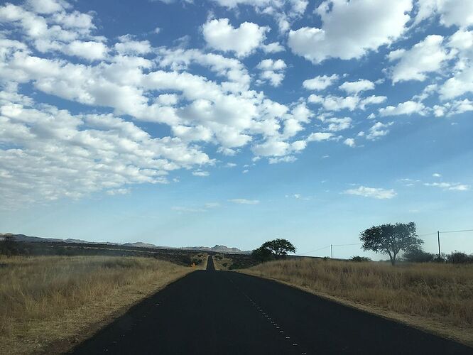 Retour vers Windhoek. - PATOUTAILLE