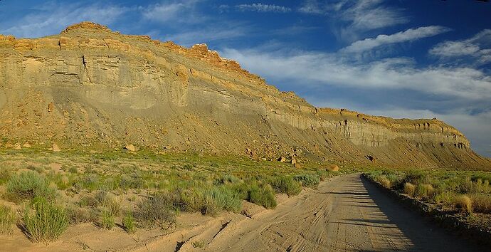 Re: Burr Trail Rd + Notom Bullfrog Basin Rd et aussi Cathedral Valley avec un SUV? - rafa