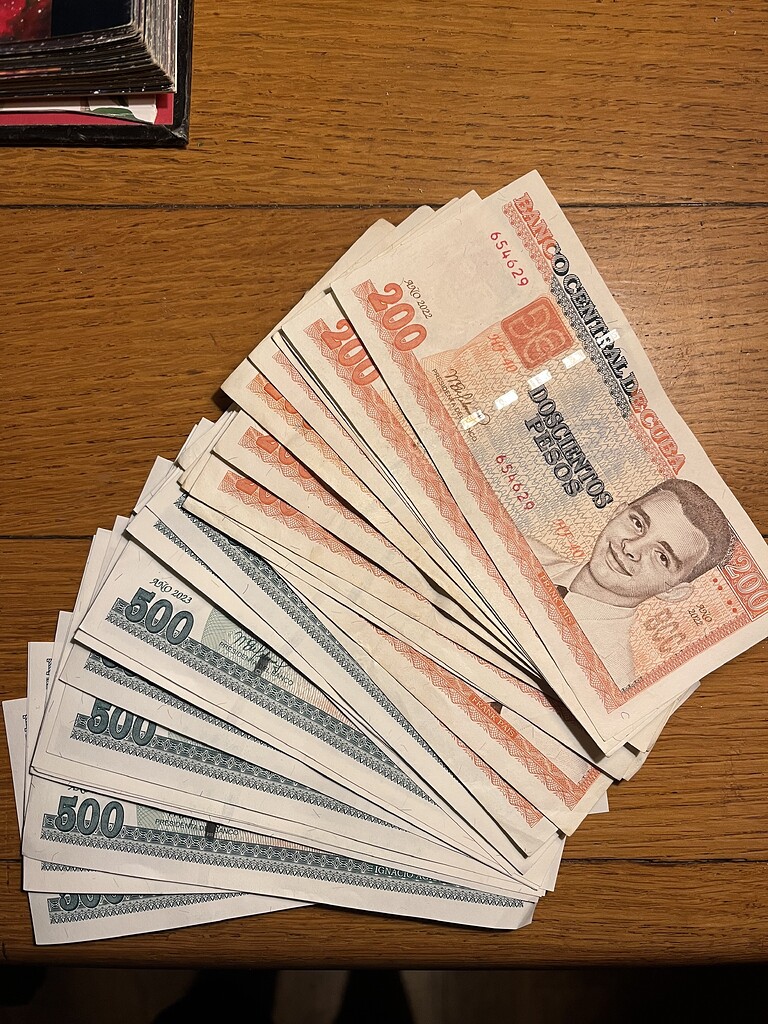 Plus de 20.000 euros de faux billets dans un colis postal à Kawéni - JDM