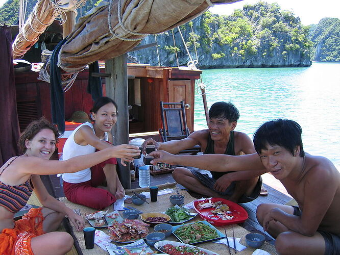 Re: Croisière en Baie d'Halong - karudea