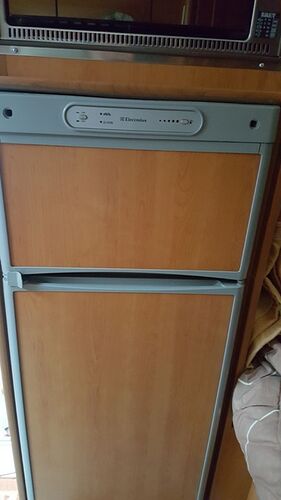 Re: Problème de réfrigérateur camping car - Junien