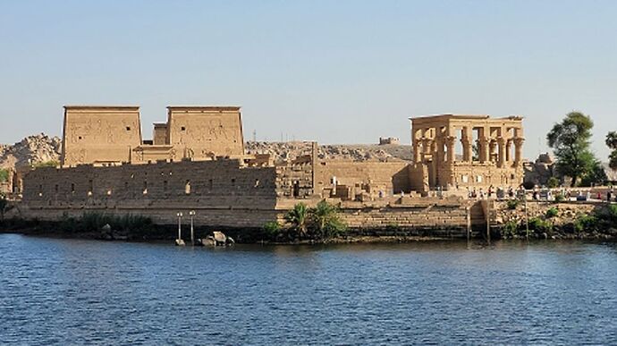 Dormir sur le lac Nasser face à Philae ! - Baroudeurs 38