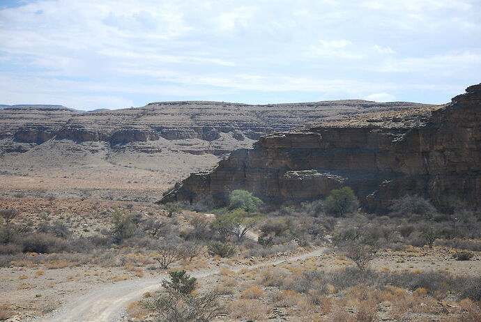 ...J14 Zebra River Lodge, Tsaris Mountains - llce