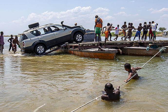 Re: Sata : chauffeur pour circuit à Madagascar - JPJCH Re: Sata : chauffeur pour circuit à Madagascar - JPJCH