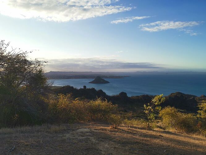 Nos voyages à Madagascar avec notre chauffeur/guide Mariot ! - Alison-Ancion Nos voyages à Madagascar avec notre chauffeur/guide Mariot ! - Alison-Ancion