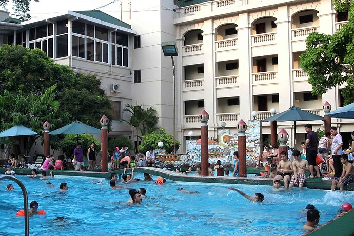 Piscine de l'hôtel Army - Abalone_vn