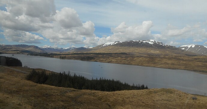 DSCN1112loch Tulla