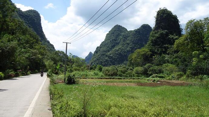 Voyage en Chine : Yangshuo – Dazhai – Fenghuang – Dehang – Zhangjiajie – Beijing – Huashan – Chengdu – Shunan zhuhai – Leshan – Emeishan (Première partie) - Meli Voyage en Chine : Yangshuo – Dazhai – Fenghuang – Dehang – Zhangjiajie – Beijing – Huashan – Chengdu – Shunan zhuhai – Leshan – Emeishan (Première partie) - Meli
