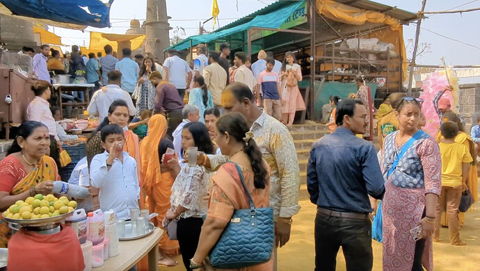 Allée menant au temple