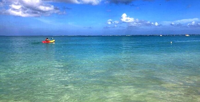 En kayak vers Happy bay