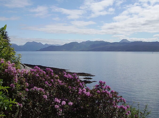 Côte du Knoydart vue de Skye-