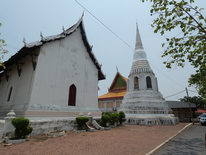 Wat Sao Thong Thong