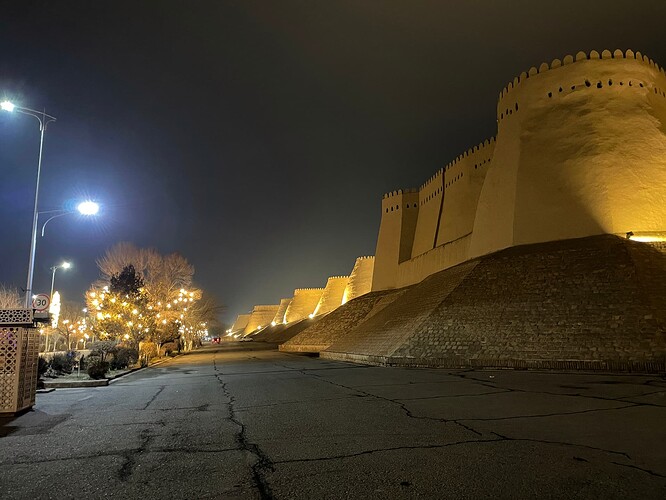 Les rues d'Itchan Kala la nuit