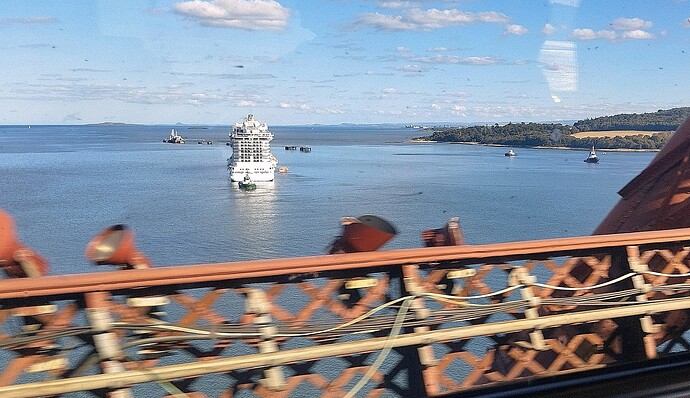 Bateau de croisière sur le Forth