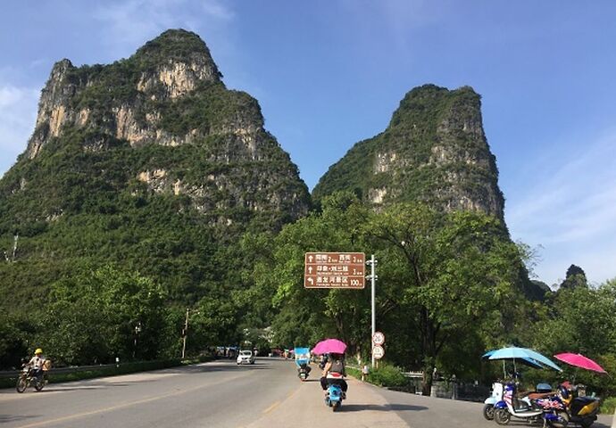Voyage en Chine : Yangshuo – Dazhai – Fenghuang – Dehang – Zhangjiajie – Beijing – Huashan – Chengdu – Shunan zhuhai – Leshan – Emeishan (Première partie) - Meli Voyage en Chine : Yangshuo – Dazhai – Fenghuang – Dehang – Zhangjiajie – Beijing – Huashan – Chengdu – Shunan zhuhai – Leshan – Emeishan (Première partie) - Meli