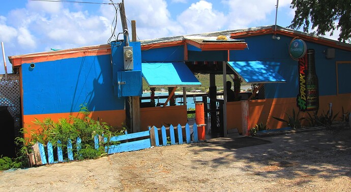 En bleu et orange, un bar resto