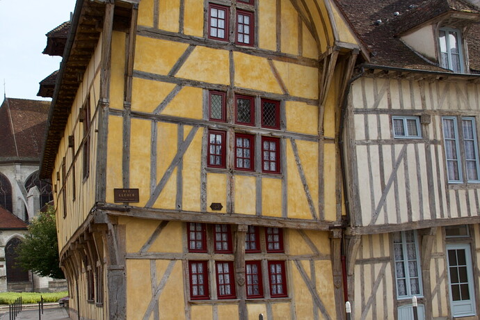 Maisons à pans de bois du XVIe s. à Troyes