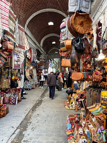 Médina de Tunis : souk touristique