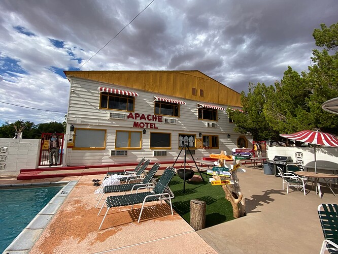 Apache motel 5