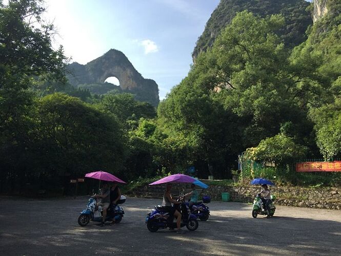 Voyage en Chine : Yangshuo – Dazhai – Fenghuang – Dehang – Zhangjiajie – Beijing – Huashan – Chengdu – Shunan zhuhai – Leshan – Emeishan (Première partie) - Meli Voyage en Chine : Yangshuo – Dazhai – Fenghuang – Dehang – Zhangjiajie – Beijing – Huashan – Chengdu – Shunan zhuhai – Leshan – Emeishan (Première partie) - Meli