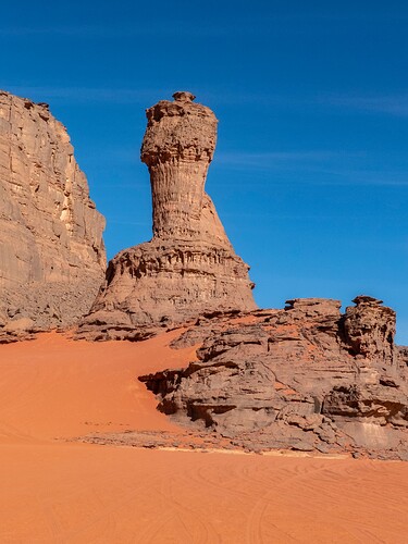 Rocher de la coupe du monde et ses visiteurs