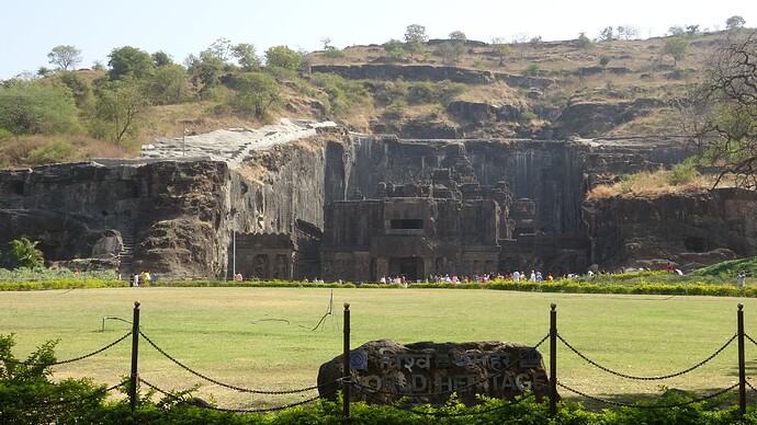 Ellora4