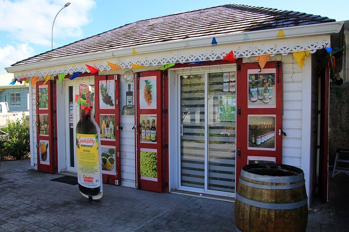La case de guavaberry tradition Colombier