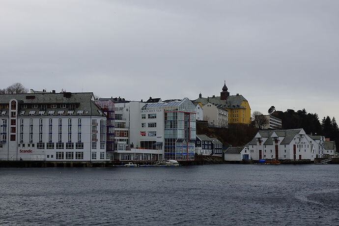 Express Côtier BERGEN / KIRKENES / BERGEN - cartesien