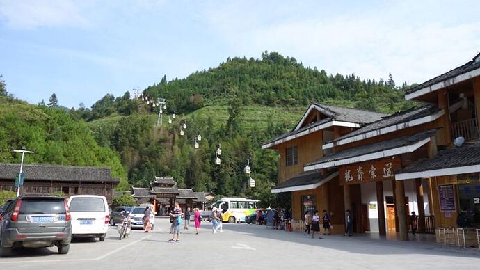 Voyage en Chine : Yangshuo – Dazhai – Fenghuang – Dehang – Zhangjiajie – Beijing – Huashan – Chengdu – Shunan zhuhai – Leshan – Emeishan (Première partie) - Meli Voyage en Chine : Yangshuo – Dazhai – Fenghuang – Dehang – Zhangjiajie – Beijing – Huashan – Chengdu – Shunan zhuhai – Leshan – Emeishan (Première partie) - Meli