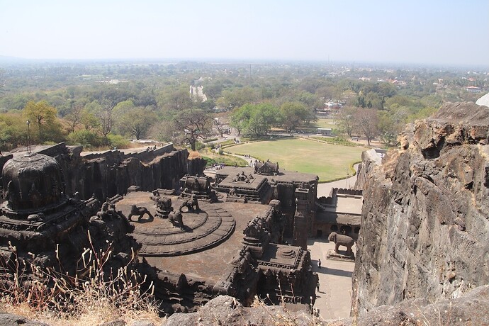 Ellora1