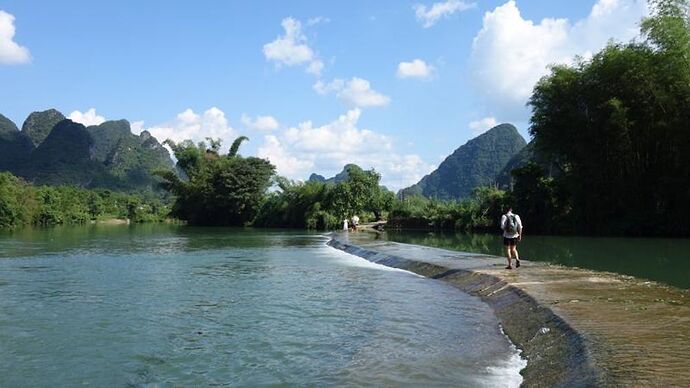 Voyage en Chine : Yangshuo – Dazhai – Fenghuang – Dehang – Zhangjiajie – Beijing – Huashan – Chengdu – Shunan zhuhai – Leshan – Emeishan (Première partie) - Meli Voyage en Chine : Yangshuo – Dazhai – Fenghuang – Dehang – Zhangjiajie – Beijing – Huashan – Chengdu – Shunan zhuhai – Leshan – Emeishan (Première partie) - Meli