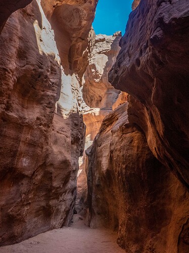 Canyon, Bouhadian