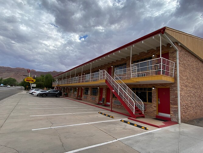 Apache motel 4