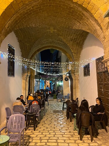 Rue de la médina la nuit