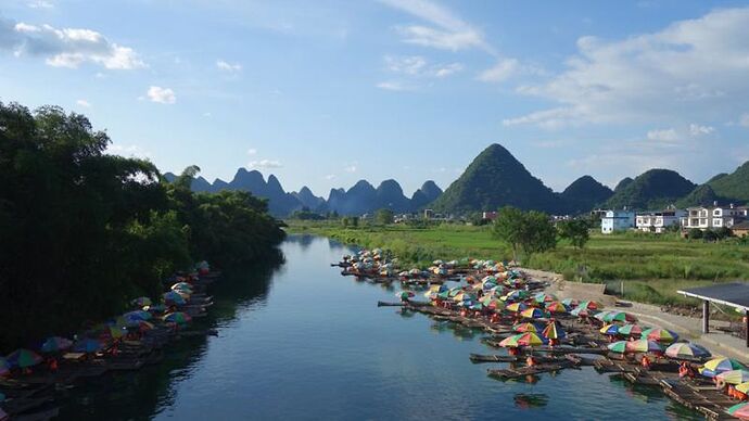 Voyage en Chine : Yangshuo – Dazhai – Fenghuang – Dehang – Zhangjiajie – Beijing – Huashan – Chengdu – Shunan zhuhai – Leshan – Emeishan (Première partie) - Meli Voyage en Chine : Yangshuo – Dazhai – Fenghuang – Dehang – Zhangjiajie – Beijing – Huashan – Chengdu – Shunan zhuhai – Leshan – Emeishan (Première partie) - Meli