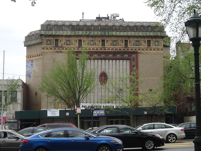 DSC06421 530 eastern parkway