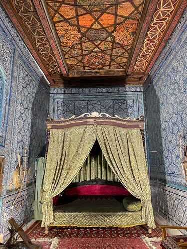 Tach Khaouli
