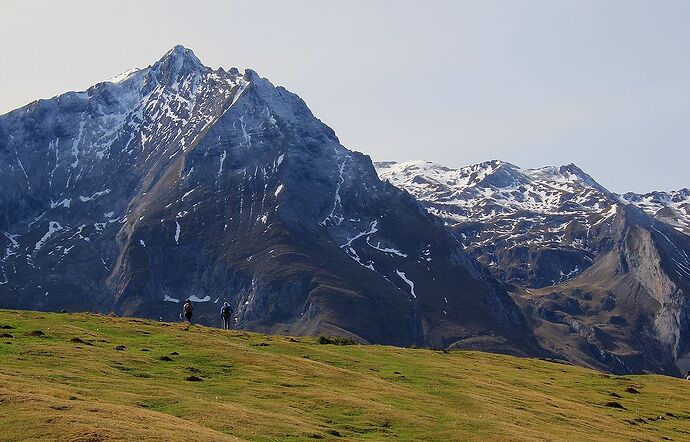 Dans les Hautes Pyrénées, teintes d'automne et blancheur hivernale - jem