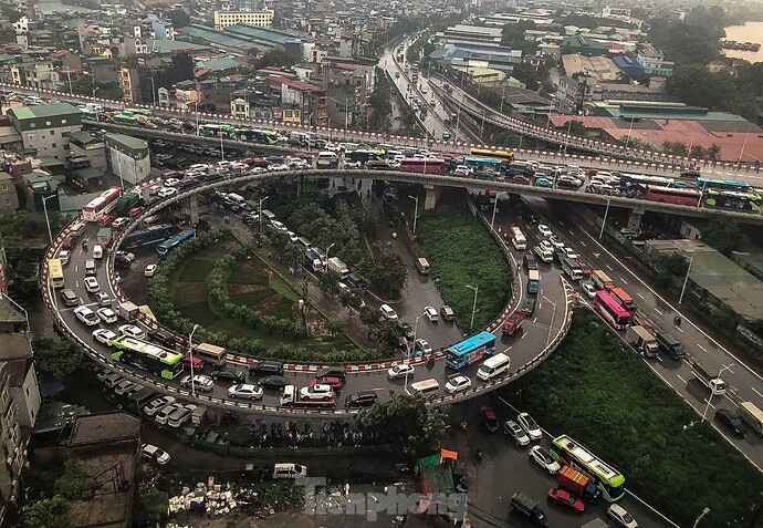 Hanoi - Embouteillage Pont Vinh Tuy (11-09-2024)